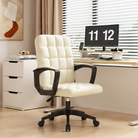 Chaise de loisirs minimaliste et durable avec dossier ergonomique, hauteur réglable et design peu encombrant pour un mobilier moderne