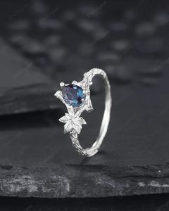 Anillo de compromiso de Alejandrita con corte de pera y hoja de arce de Plata de Ley 925, chapado en oro blanco de 14K, anillo de piedra natal de junio - Product Image 2