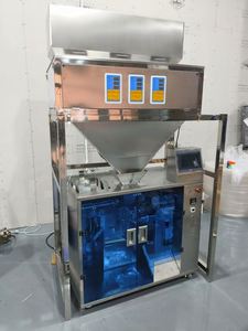 Machine d'emballage verticale linéaire 500 g pour sachets stand-up, idéale pour l'emballage de graines, céréales et sucre - Product Image 3