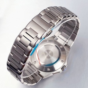 โลโก้ OEM นาฬิกาดำน้ำ 200 เมตร ขนาด 40 มม. หน้าปัดสีฟ้าลายตาราง เรืองแสง กลไกอัตโนมัติ NH35 สำหรับผู้ชาย กระจกแซฟไฟร์ สายสแตนเลสสตีล - Product Image 5