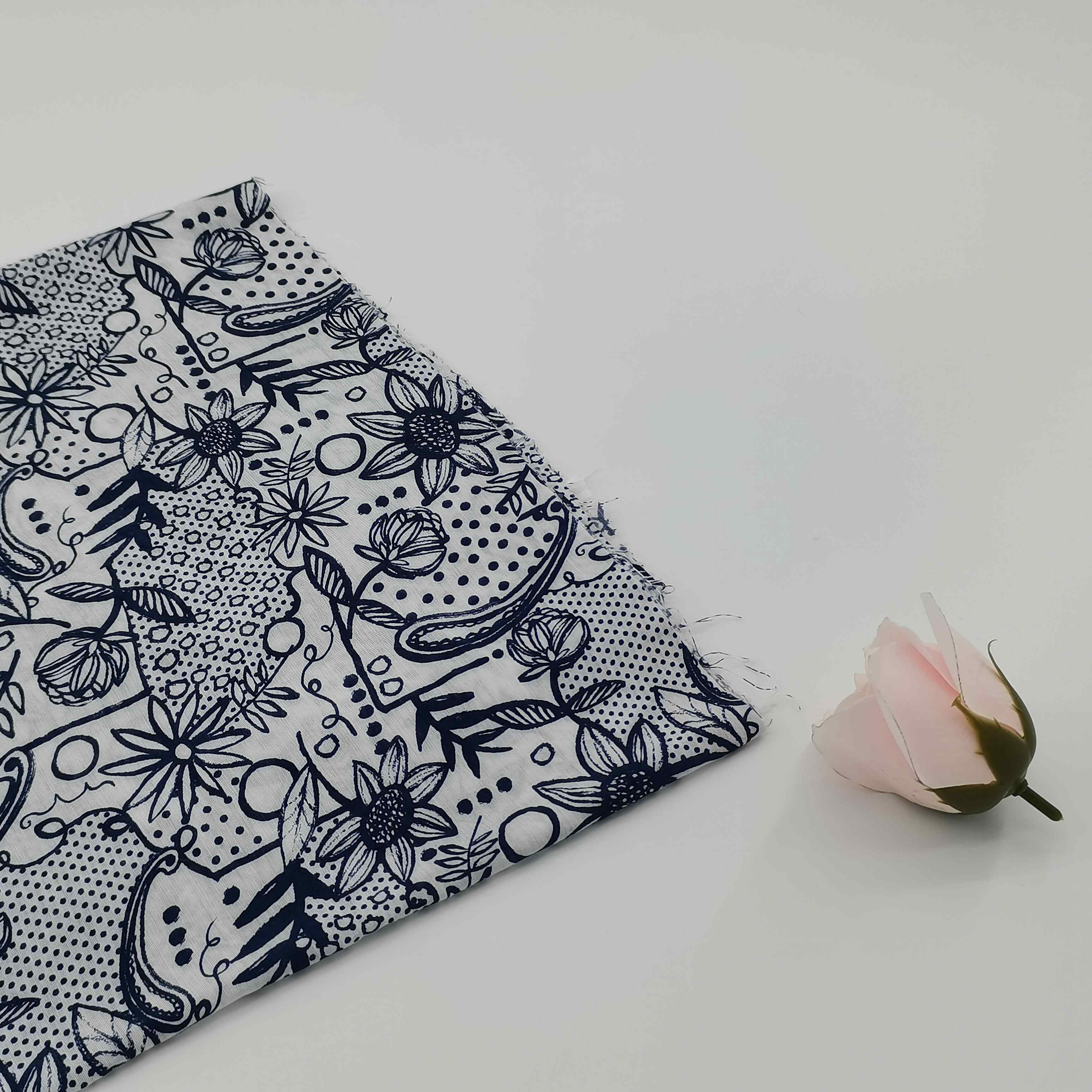Hot Sale Competitive Price Rayon Nylon Mixed Light Weight Floral Pigment Printed Fabric for Women Shirt and Dress