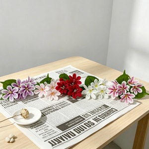Bouquet de lys artificiels 6 fleurs à tige unique, violet, rouge, blanc, rose, en plastique, pour décoration, hôtel, scène - Product Image 1