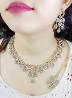 Ensemble collier et boucles d'oreilles tendance en laiton plaqué or, Maangtikka |   Bijoux de mariage pour fête, fiançailles, anniversaire, cadeau