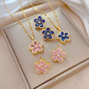 Exquisito Conjunto de Joyería de Boda con Flores Huecas y Circonitas: Collar, Pendientes y Anillo de Zirconia Rosa Brillante - Product Image 1