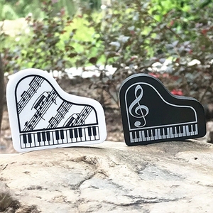 Colección de gomas de borrar musicales novedosas con diseño de teclado de piano para recompensas escolares y recuerdos de festivales de música - Product Image 4