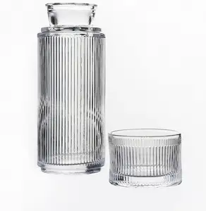 24.7盎司桌面装饰透明垂直玻璃水罐和盖子集成