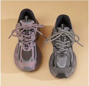 รองเท้าวิ่งผู้หญิงแบบตาข่ายพื้นหนา สไตล์ลำลอง ยี่ห้อโฟร์ซีซั่นส์ รุ่นปี 2026 ดีไซน์น้ำหนักเบาเพิ่มความสูง เหมาะสำหรับเล่นกีฬาและเดิน - Product Image 5