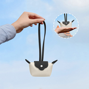 Llavero de Cuero Mini Estilo Dumpling, Nuevo y Moderno para el Verano, Porta Tarjetas Compacto y Ligero - Product Image 6