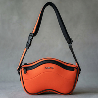 Sac bandoulière homme en néoprène et nylon, forme vague, avec logo personnalisé, boucle à dégagement rapide, OEM ODM disponible