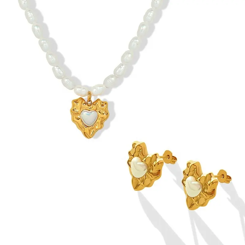 2024 nuova collana di perle d'acqua dolce naturale oro placcato oro 18k in acciaio inossidabile Love Heart collezione invernale