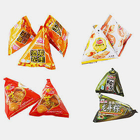 Emballage automatique Petit thermoscellé en forme de pyramide Triangle sac d'échantillon d'emballage en plastique pour chips Grain grains de café bonbons liquide