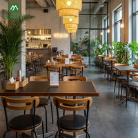 Meubles de restaurant commerciaux écologiques sur mesure en gros, table en bois massif et pierre frittée, ensemble de chaises en métal pour hôtel et café