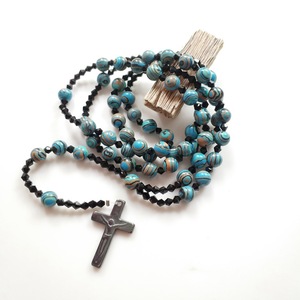 Collana con ciondolo a croce in pietra naturale originale <span class=keywords><strong>da</strong></span> uomo e <span class=keywords><strong>da</strong></span> <span class=keywords><strong>donna</strong></span> con catena di perline in lega per il commercio transfrontaliero - Product Image 1