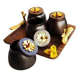 Pot à bonbons en métal avec plateau en bois, pot à fruits secs de haute qualité, design élégant et classique, service à noix en métal chic - Product Image 1
