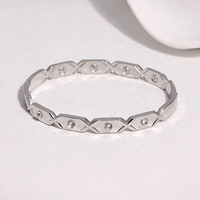 Bracelet minimaliste haut de gamme en acier inoxydable plaqué or, incrusté de zircon géométrique, anti-ternissement, unique, par Dina