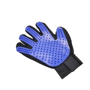 Gant de massage pour animaux de compagnie en silicone bleu pour le soin du pelage des chats et des chiens avec ouverture pour le pouce - Product Image 2