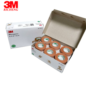 Cinta Quirúrgica <span class=keywords><strong>Micropore</strong></span> Tan de <span class=keywords><strong>3M</strong></span> 1533-0, <span class=keywords><strong>Color</strong></span> <span class=keywords><strong>Piel</strong></span>, Cinta Médica de 1.25cmx9.1m, 24 Rollos/Caja, Versión en Inglés/Chino - Product Image 1