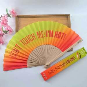 Abanicos de mano plegables de bambú con logotipo personalizado al por mayor, estilo arte popular, abanicos de papel blanco con pintura floral, para bodas, de mano - Product Image 4