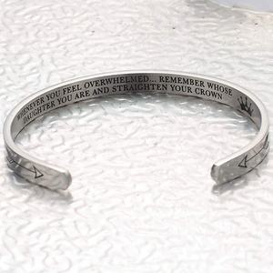2025 Shanghai vente chaude Inspiration <span class=keywords><strong>mots</strong></span> couronne flèche fille amis gravé logo bracelet en acier inoxydable - Product Image 4