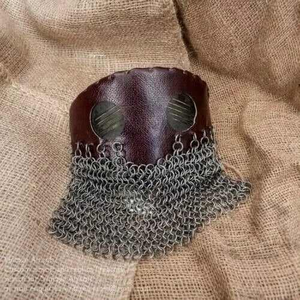Máscara de salpicadura medieval Protector facial de cuero Armadura de Halloween con material metálico Chainmail - Product Image 4