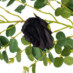 Vendita calda 5 pezzi ghirlanda di eucalipto artificiale con ramoscelli di viti verdi foglie rosa nera di seta per la decorazione del giardino della festa nuziale - Product Image 3