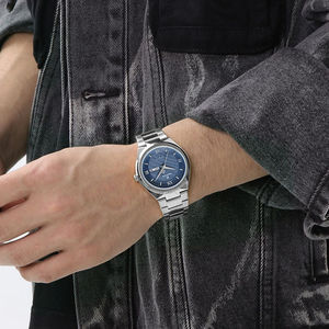 NAVIFORCE 8030 Montre de luxe pour homme, 3 ATM résistant à l'eau, en acier inoxydable, à quartz, possibilité d'ajouter son propre logo, élégante pour le travail et les loisirs - Product Image 4
