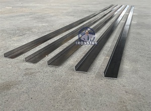Vollautomatische Doppelreihen-Metallbolzen- und Schienenwinkel- sowie Omega-Kanal-2-in-1-Rollformmaschine für den Hausbau - Product Image 3