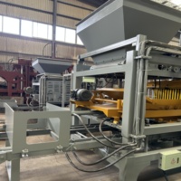 Machine de formage de briques entièrement automatique 4-15 pour la production de blocs de béton au Sénégal