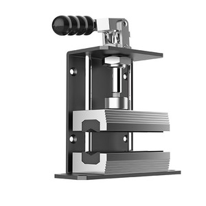 Pince de serrage pour manche de golf en alliage d'aluminium, avec coussinet en caoutchouc antidérapant, robuste, outil de réparation pour clubs de golf en graphite et fer - Product Image 1
