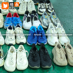 Geryon Vintage Ukay Ukay uomo marchiato <span class=keywords><strong>scarpe</strong></span> sportive sfuse di seconda mano miste <span class=keywords><strong>Running</strong></span> scollato <span class=keywords><strong>scarpe</strong></span> <span class=keywords><strong>da</strong></span> uomo per <span class=keywords><strong>scarpe</strong></span> usate balle - Product Image 6