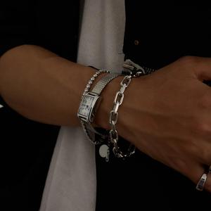 สร้อยข้อมือโลหะผสมสไตล์มินิมอลสำหรับผู้หญิง ดีไซน์รูปหัวใจสุดอินเทรนด์ ขนาด 5.5 มม. แบบหนีบ - Product Image 2