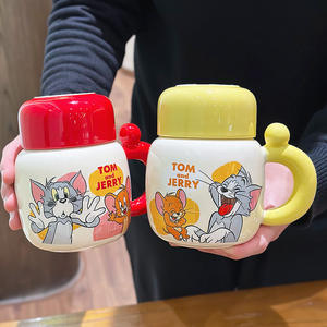 Taza de cerámica de Tom y Jerry con tapa y cuchara, resistente al calor, regalo para oficina o uso doméstico - Product Image 2