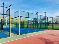 Solution tout-en-un MCG pour terrain de padel panoramique, équipement complet avec éclairage et système de clôture