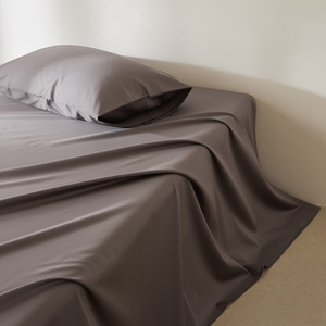Drap <span class=keywords><strong>de</strong></span> lit simple en coton à fibres longues 300 fils/cm² |   Hôtel <span class=keywords><strong>de</strong></span> luxe <span class=keywords><strong>de</strong></span> niveau Aman, utilisation en toute simplicité, soyeux et doux pour la peau, idéal pour dormir nu. - Product Image 4