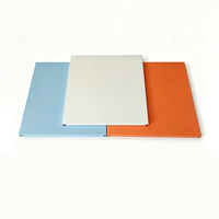 Plafonds suspendus en PVC de classe A en aluminium, imperméables, ignifuges et isolants thermiquement, design artistique pour les centres commerciaux, les hôtels et les espaces extérieurs