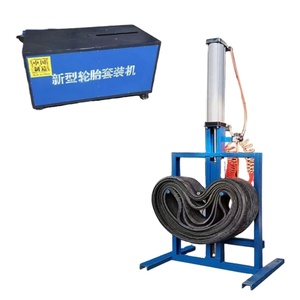 Machine verticale de triplement de bandes de roulement de pneus usagés, machines de recyclage du caoutchouc pour le doublement et le triplement de pneus, machines d'emballage de pneus - Product Image 1