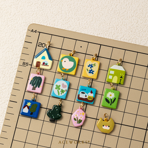 Cuentos Pintados del Jardín |   Colgante de latón chapado en oro de 18 quilates con esmalte pintado a mano, diseño de casa, flores y animales adorables, para joyería DIY - Product Image 5