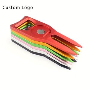 Juego de Herramienta para Reparar Divots de Golf y Marcador de Pelotas para Todas las Estaciones con Abrebotellas Metálico para Adultos - Product Image 3