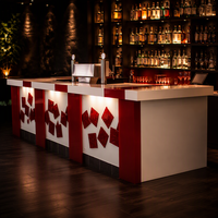 Comptoir de bar en surface solide en forme de L, rouge et blanc, sur mesure OEM, avec évier, pour hôtel de luxe, bar à domicile et restaurant