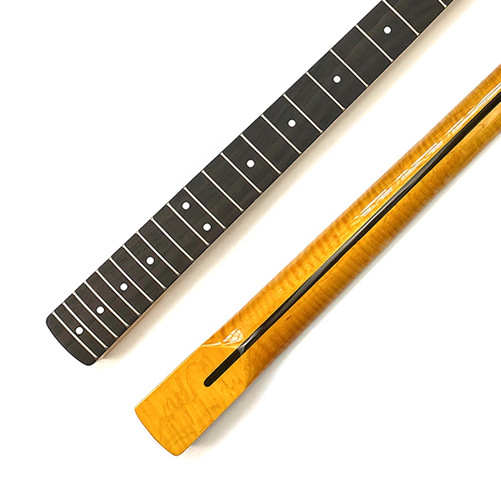 【Hiropon】新品未使用　Fender ST ギター　メープルネック 614-6Y2WNYL._UF350,350_QL50_.jpg