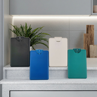 Vente en gros de vaporisateurs de parfum de poche rechargeables en plastique en forme de téléphone portable, vaporisateur fin à brume fine, format carte de crédit