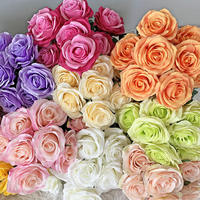 Großhandel Maßgefertigter 7-Köpfiger Moderner Handgemachter Seidenrosen-Kunstblumenstrauß für Hochzeit, Weihnachten & Neujahrsdekoration