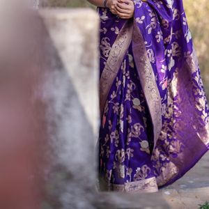 ชุดส่าหรีสำหรับผู้หญิงชุดส่าหรีงานทอพื้นหนาและหรูหราสวยงาม - Product Image 6