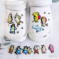 HY Wholesale Populaire Haute Qualité Breloques de Chaussures en PVC Thème Dessins Animés Classiques et Anime, Décorations de Chaussures Bleues pour Crocs