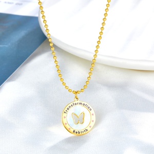 Nouveauté : Collier pour femme en acier inoxydable avec pendentif papillon et coquillage blanc - Product Image 1