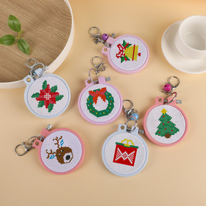 <span class=keywords><strong>Kit</strong></span> <span class=keywords><strong>de</strong></span> Manualidades Navideñas para Niños, <span class=keywords><strong>Kit</strong></span> <span class=keywords><strong>de</strong></span> <span class=keywords><strong>Punto</strong></span> <span class=keywords><strong>de</strong></span> <span class=keywords><strong>Cruz</strong></span> para Niños, Juego <span class=keywords><strong>de</strong></span> 6 Kits <span class=keywords><strong>de</strong></span> Bordado para Principiantes, Manualidades con Agujas y Adornos - Product Image 2