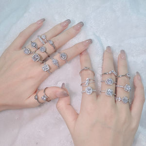 Bagues de luxe en diamant plaqué rhodium <span class=keywords><strong>Halo</strong></span> CZ Design de qualité durable Ensemble de bagues de fiançailles en argent sterling 925 - Product Image 4