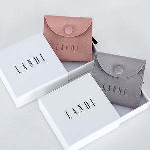 工場供給 マイクロファイバーバッグ スエード ジュエリーパッケージポーチ フラップ付きジュエリーギフト包装ポーチ スナップボタン付き - Product Image 3