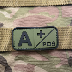 Medalla de PVC con el tipo de sangre, adhesiva con velcro - Product Image 2