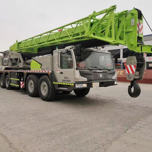 Grúa sobre camión Zoomlion ZTC800H de 80 toneladas, bien mantenida, con pluma de 65.6m, elevación segura y sistema hidráulico estable para sitios de construcción - Product Image 1